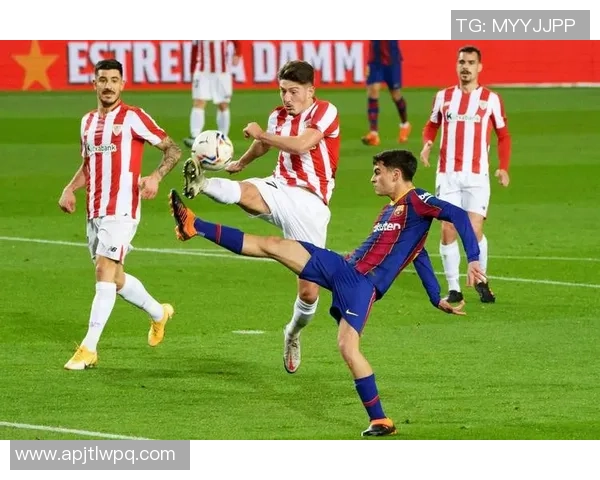 国王杯焦点战巴萨与巴黎圣日耳曼战平帽子戏法点燃全场激情