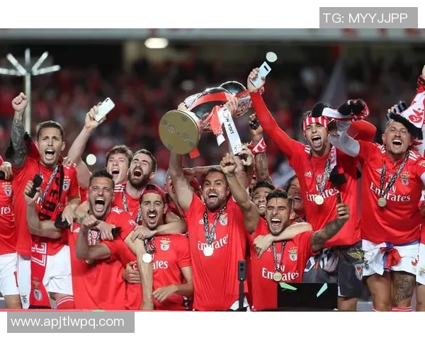 意甲精彩对决本菲卡三球大胜里昂帽子戏法点燃全场激情