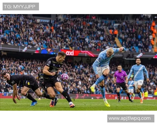 英超焦点战：AC米兰凭乌龙球险胜曼联全场沸腾