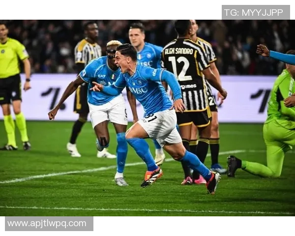 世界杯精彩对决曼联与国米战成平局绝杀瞬间引发全场狂欢