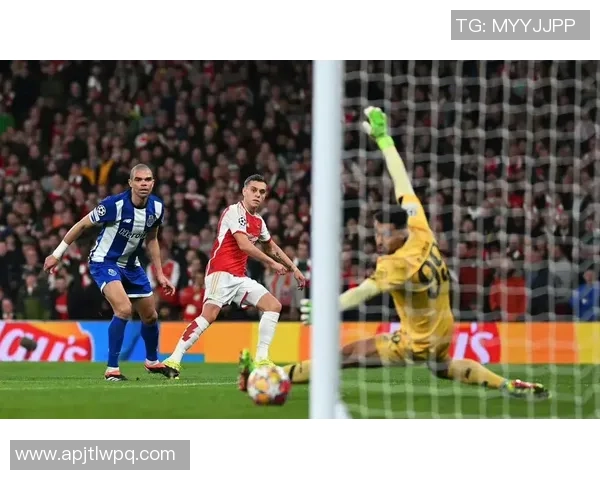 欧冠激战：里昂与波尔图2比2平点球大战决胜引发全场狂欢