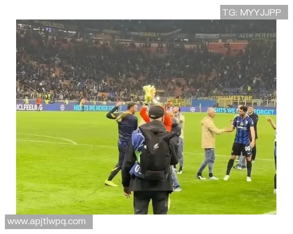 德甲：国米1-0曼联！神扑瞬间引爆全场赛后点评