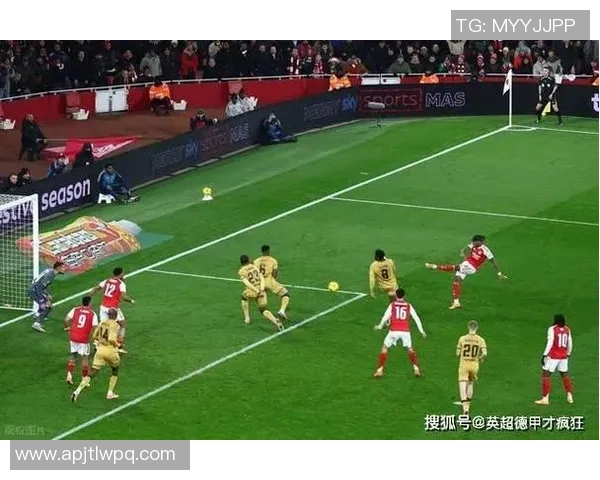 德甲焦点战阿森纳大胜那不勒斯红牌事件引发全场热议 德甲焦点战阿森纳大胜那不勒斯红牌事件引发全场热议