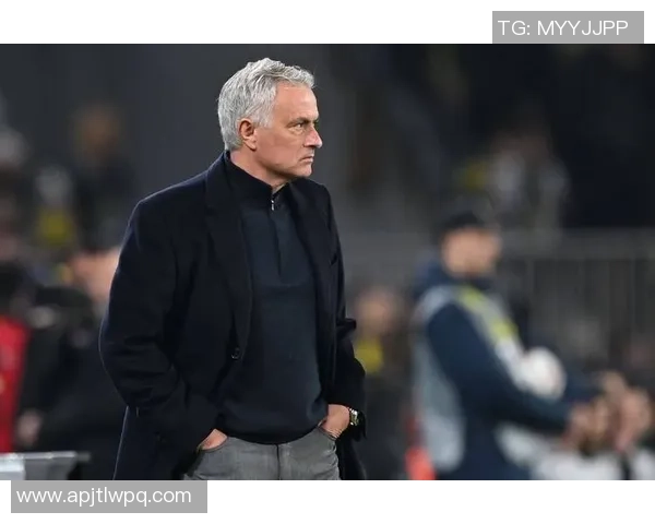 欧联杯精彩对决曼联与AC米兰1比1平局乌龙球成比赛转折点分析