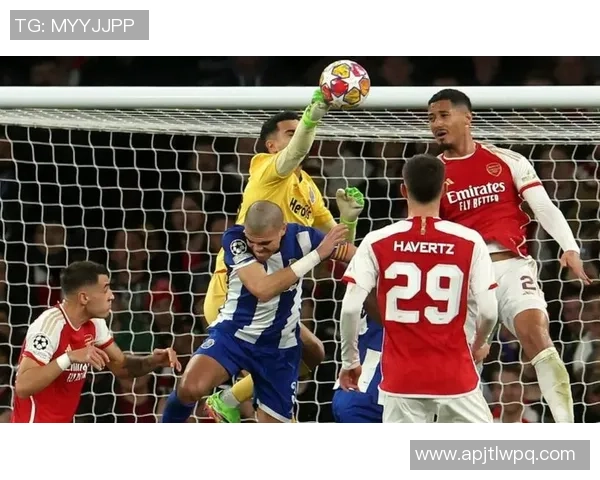 欧冠激战：多特蒙德小胜AC米兰帽子戏法点燃全场激情与转会传闻