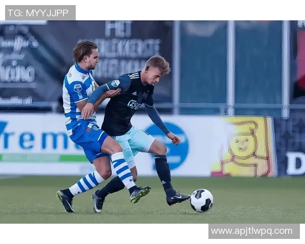 世界杯精彩对决AC米兰以5比0战胜曼城战术分析与神扑瞬间回顾 世界杯精彩对决AC米兰以5比0战胜曼城战术分析与神扑瞬间回顾