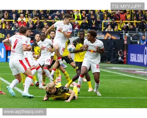 欧冠激战：多特蒙德凭借帽子戏法力克莱比锡全场沸腾