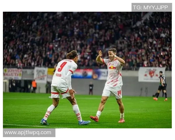 多特蒙德逆转莱比锡精彩瞬间回顾友谊赛激战引发全场欢呼 多特蒙德逆转莱比锡精彩瞬间回顾友谊赛激战引发全场欢呼