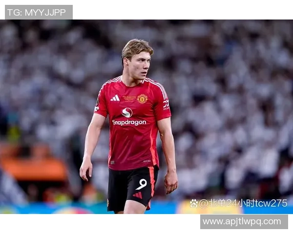 国王杯曼联逆转AC米兰神扑成焦点争议判罚引发热议 国王杯曼联逆转AC米兰神扑成焦点争议判罚引发热议