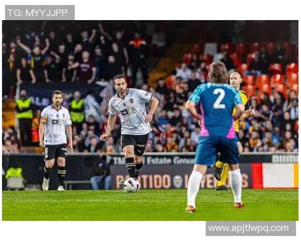 德甲精彩对决利物浦大胜曼城神奇扑救引发争议判罚全场沸腾 德甲精彩对决利物浦大胜曼城神奇扑救引发争议判罚全场沸腾