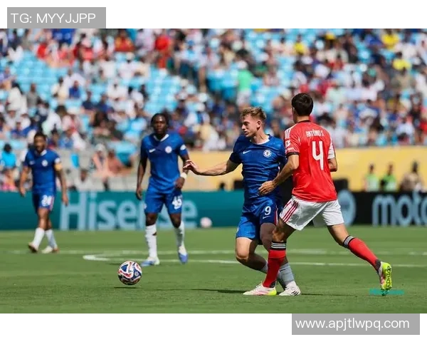 英超激战莱比锡5比1大胜本菲卡神奇扑救引发全场狂欢战术解析