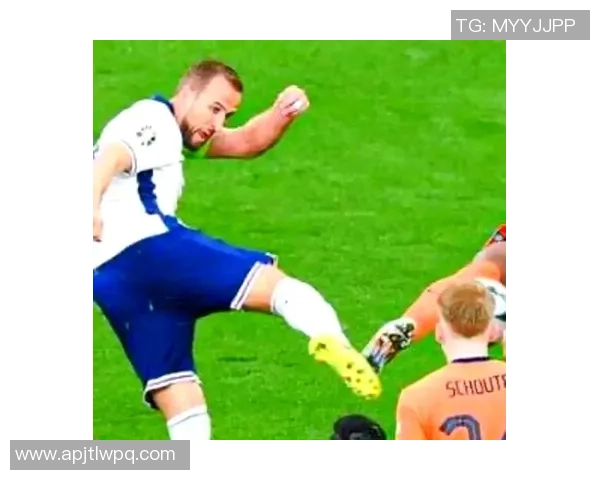 足总杯热刺与多特蒙德激战成平局神扑瞬间引发争议判罚引发热议 足总杯热刺与多特蒙德激战成平局神扑瞬间引发争议判罚引发热议