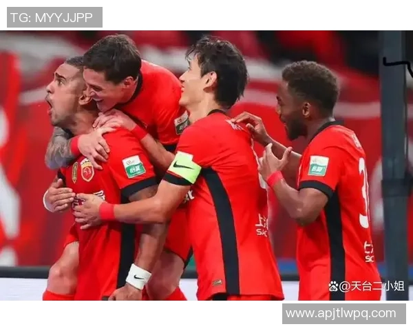 国米逆转阿森纳夺足总杯争议判罚引发全场热议