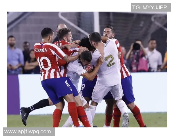 德甲激战尤文图斯与皇马握手言和战术解析引发全场热议 德甲激战尤文图斯与皇马握手言和战术解析引发全场热议