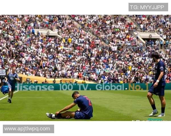 欧冠大战：拜仁逆转尤文图斯6-2引发争议判罚全场沸腾