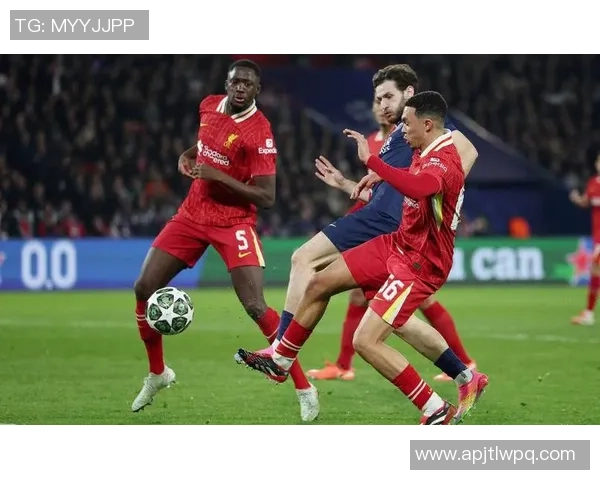 那不勒斯狂胜利物浦五球补时进球引发争议判罚全场沸腾 那不勒斯狂胜利物浦五球补时进球引发争议判罚全场沸腾